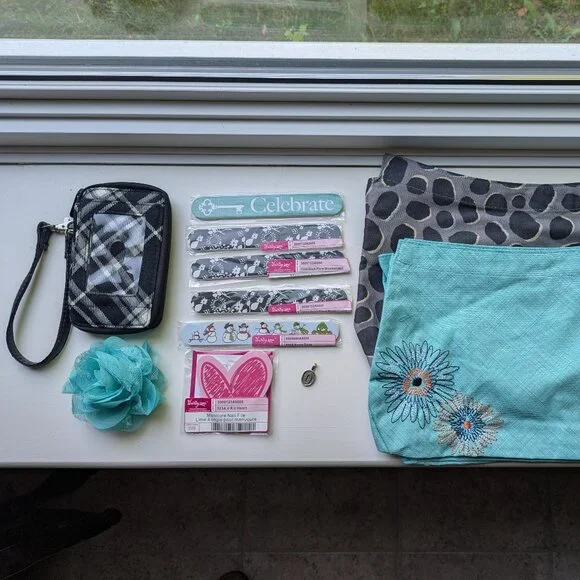 Thirty-One Bundle - Picture 1 of 12